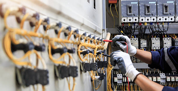 Professional Electrician technician working in Lakemore, OH